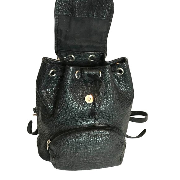 Overland Black Leather Backpack With Drawstring & Zip Pocket - Picture 2 of 10